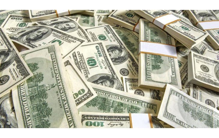 El dólar cayó cinco centavos a $ 17,53 por desarme de posiciones en divisas