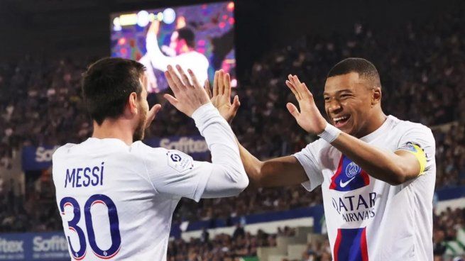 Messi y Mbappe en el PSG.