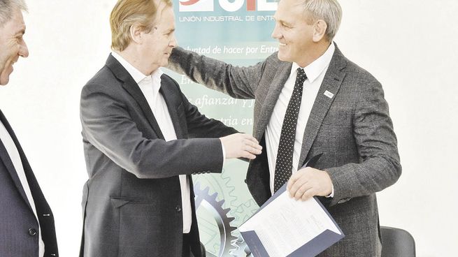 escenario. La iniciativa fue lanzada en el marco de un encuentro del gobernador Gustavo Bordet y el ministro de Economía y Producción, Hugo Ballay, con el presidente de la Unión Industrial de Entre Ríos, Gabriel Bourdin.