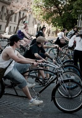 En la Ciudad de Buenos Aires llegan a participar cerca de mil personas en cada evento.