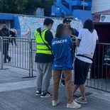 Uno de los deudores alimentarios fue identificado en la previa del encuentro entre Vélez Sarsfield y Argentinos Juniors. Uno de los deudores alimentarios fue identificado en la previa del encuentro entre Vélez Sarsfield y Argentinos Juniors.