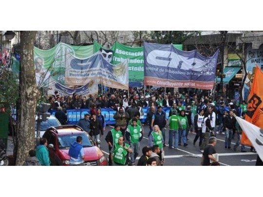 Respecto a la posible fecha de la medida de fuerza, Micheli afirmó que convocarán “para la tercera semana de agosto”.