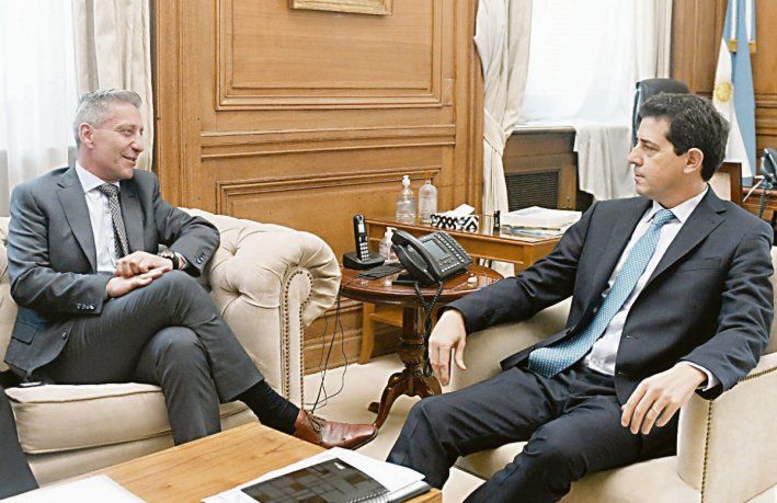 Mariano Arcioni (Chubut) y Wado de Pedro.