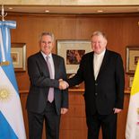 Pablo Quirno junto al Nuncio Apostólico, monseñor Miroslaw Adamczyk. Pablo Quirno junto al Nuncio Apostólico, monseñor Miroslaw Adamczyk.