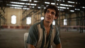El actor quedó en medio de las llamas en su domicilio mientras dormía, pero logró escapar y compartió su historia a través de un video.