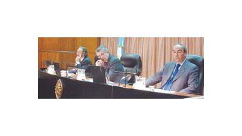 ámbito.com | Los jueces Gerardo Larrambebere, Miguel Pons y Guillermo Gordo dieron ayer su veredicto.