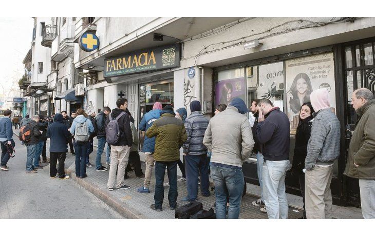 ámbito.com | NOVEDADES. En algunas de las farmacias de Montevideo autorizadas a vender marihuana legal con fines recreativos los stocks previstos para el primer día quedaron cerca de agotarse.