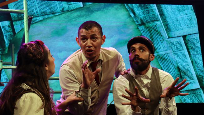 34 toneladas está producida por el Grupo Los Payasos del Matute que combinan circo y teatro.&nbsp;