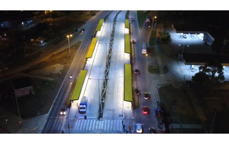 La utilización de luces LED se consolidó en los últimos años como una de las medidas más efectivas para reducir el consumo energético.  La utilización de luces LED se consolidó en los últimos años como una de las medidas más efectivas para reducir el consumo energético.