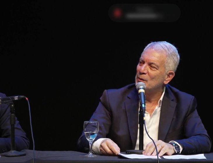 Julio Alak, uno de los anotados para dar la pelea por la gobernación. Julio Alak, uno de los anotados para dar la pelea por la gobernación.