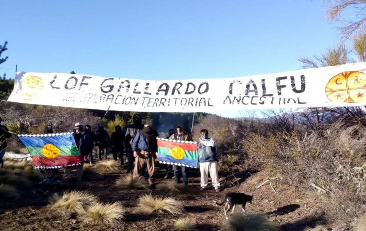 El nuevo conflicto en la&nbsp;Patagonia&nbsp;se registró en el paraje&nbsp;El Foyel, ubicado 35 kilómetros al norte de&nbsp;El Bolsón&nbsp;y 57 al sur de&nbsp;Bariloche, cuando miembros del lof&nbsp;Gallardo Calfú&nbsp;entraron a un campo, propiedad de la familia&nbsp;Soriani Soriani.