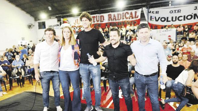 presencia. Lousteau y Tetaz participaron de varios actos en Esteban Echeverría, Lomas de Zamora y en un plenario en La Plata.