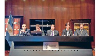 Con la renuncia de Moreno, de los Cinco Fantásticos del equipo económico, desde ayer quedan dos:  Cristina sólo preserva a Axel Kicillof y a Ricardo Echegaray, titular de la AFIP.