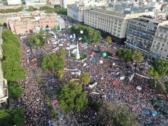Festejos en Plaza de Mayo