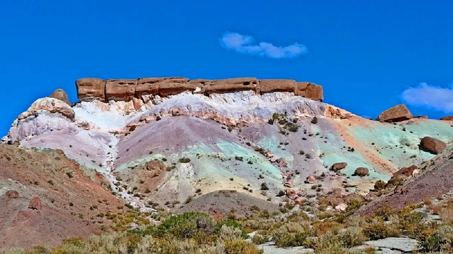 El paso por Uspallata permite adentrarse en un destino lleno de historia, naturaleza y paisajes de montaña.