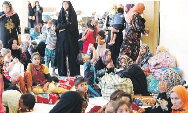 Las autoridades improvisaron refugios en la periferia de la ciudad para recibir a los pobladores que logren huir.