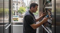 El mantenimiento de ascensores es clave en los edificios, algo que no se puede dejar de realizar periodicamente