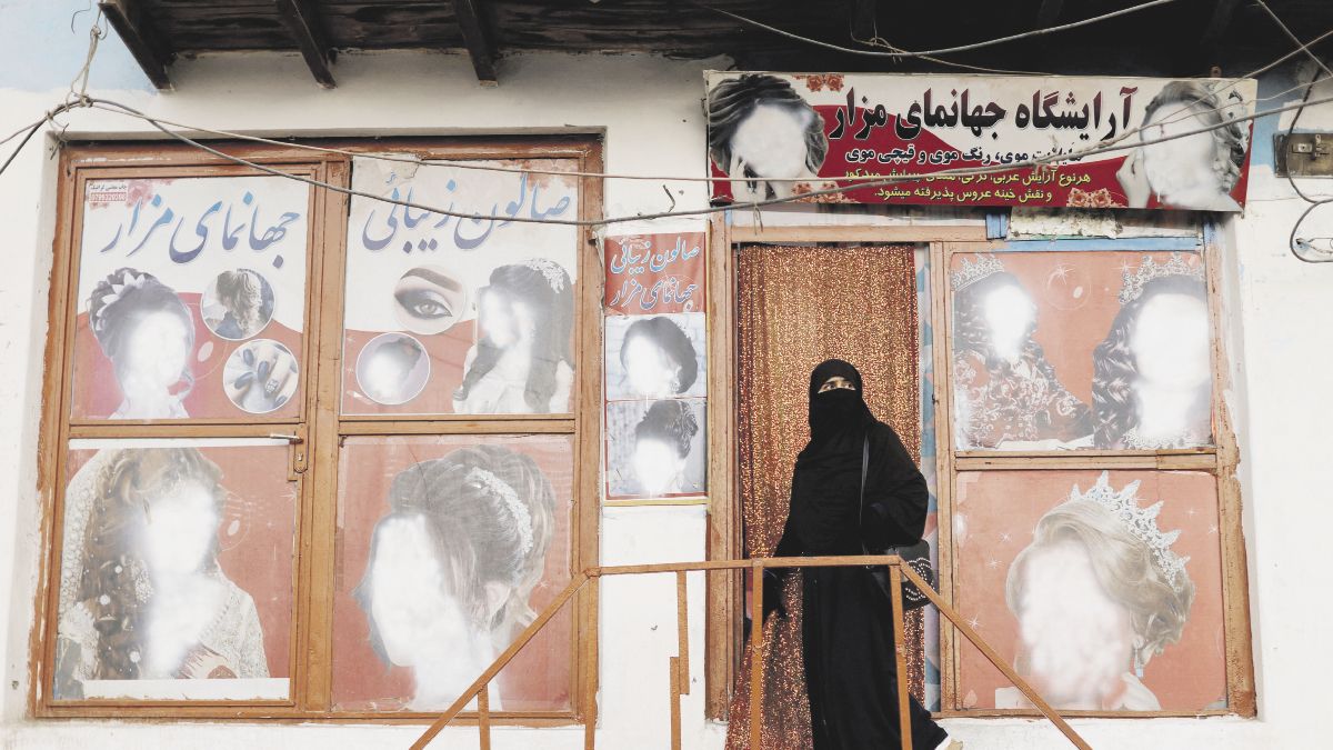Taliban close beauty salons in Afghanistan