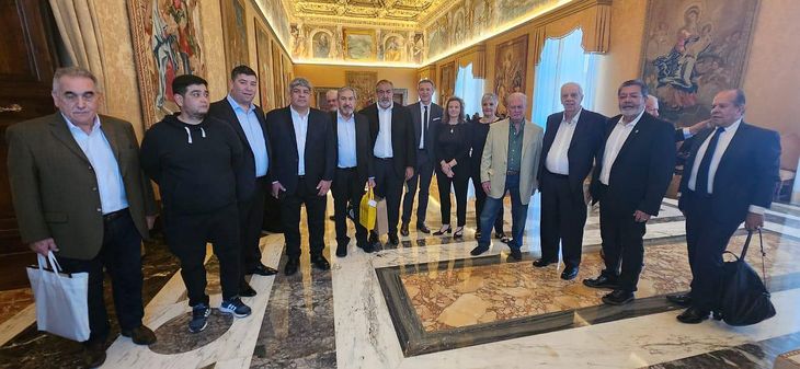 La comitiva sindical que viajó a Italia para reunirse con el Papa. La comitiva sindical que viajó a Italia para reunirse con el Papa. 