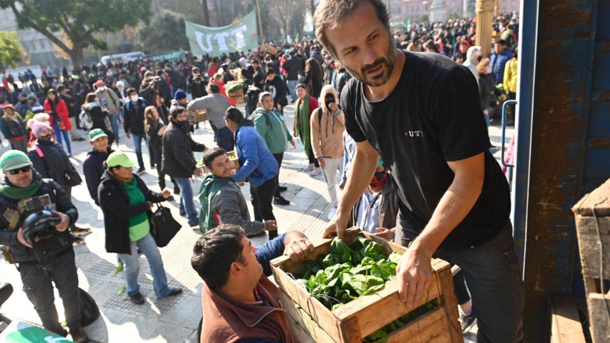 Organizaciones sociales protestaron por precios de alimentos con "verdurazo"