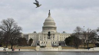 El Senado aprobó por mayoría el acuerdo que busca terminar con el cierre más largo en la historia del Gobierno estadounidense.