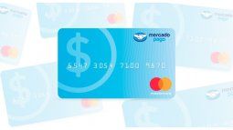Mercado Pago tiene una tarjeta gratuita que funciona con el dinero disponible en cuenta.