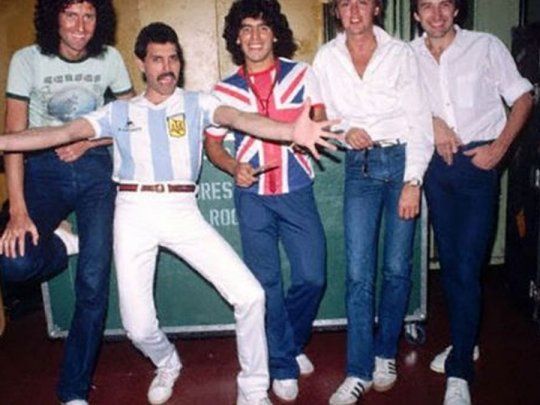 Camarines de Vélez: Diego Maradona junto a Queen, en 1981.&nbsp;