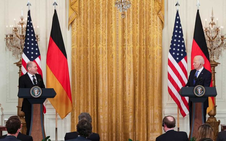 El canciller alemán, Olaf Scholz, y el presidente estadounidense, Joe Biden, disienten en avanzar hacia un embargo al petróleo de Rusia.