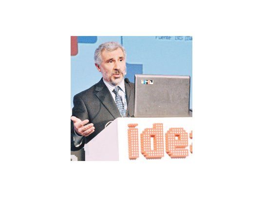 Gustavo Cañonero, del Deutsche Bank, fue uno de los economistas que expuso ayer su visión de la economía en Mar del Plata.