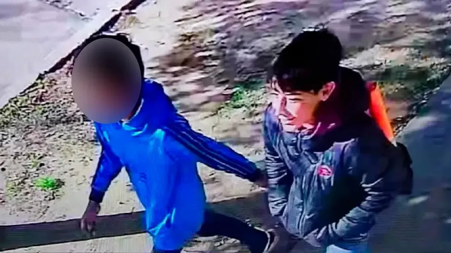 Joaquín Sperani junto a su amigo, quien lo terminó matando.