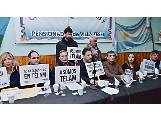 Compañeros. El Consejo del PJ bonaerense sesionó el martes en Hurlingham encabezado por Gustavo Menéndez y Fernando Gray. El anfitrión fue el intendente Juan Zabaleta. Hubo apoyo para los despedidos de Télam.