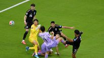 El momento exacto del gol de Romo a Corea del Sur.