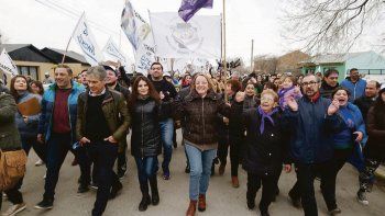 Cuenta regresiva. Alicia Kirchner, Eduardo Costa y Javier Belloni, en el tramo final de la campaña para la elección del próximo domingo, marcada por la vigencia de la ley de lemas.