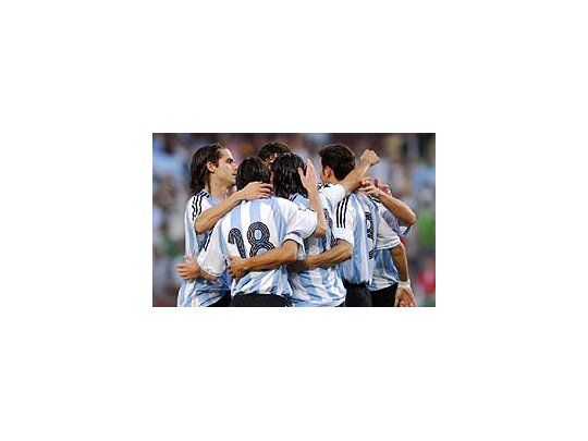 Argentina y España jugarían en el Santiago Bernabéu o en el Vicente Calderón.