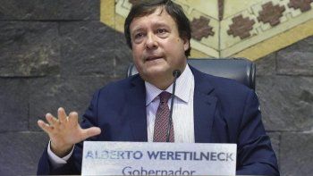 rio negro: para el fiscal de camara weretilneck puede ser candidato