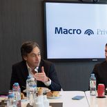 Juan Parma, CEO del Banco Macro junto a Mateo Brito, presidente de Macro securities y Macro Fondos, a cargo del proyecto.