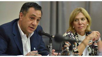 ámbito.com | El ministro de Educación, Alejandro Finocchiaro, junto a la secretaria de Educación Elena Duro.