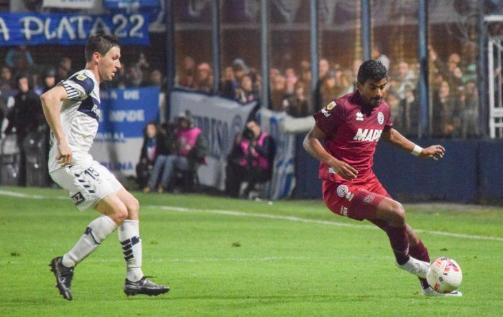 gimnasia se aprovecho del pesimo presente de lanus