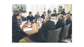 ámbito.com | En junio pasado la Presidente recibió en Olivos a los mandatarios para entregarles en mano el borrador del proyecto, que ayer terminó de ser corregido para su aprobación en el Congreso.