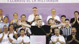 clamor. Máximo Kirchner fue el orador principal del acto en Avellaneda por la candidatura de Cristina Kirchner.
