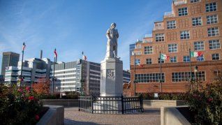 La obra fue posteriormente reconstruida con apoyo de grupos italoestadounidenses y con financiamiento local y federal. La obra fue posteriormente reconstruida con apoyo de grupos italoestadounidenses y con financiamiento local y federal.