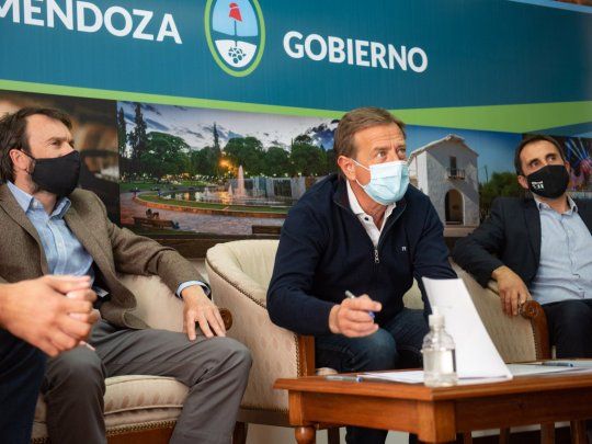 El gobernador Rodolfo Suárez analiza volver a la fase 1.