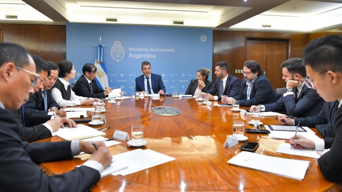 Chinese group announced that it will invest US0 million to build two dams in Santa Cruz