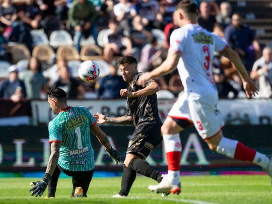 Cero grande. Platense y Barracas Central empataron sin goles en Vicente López.