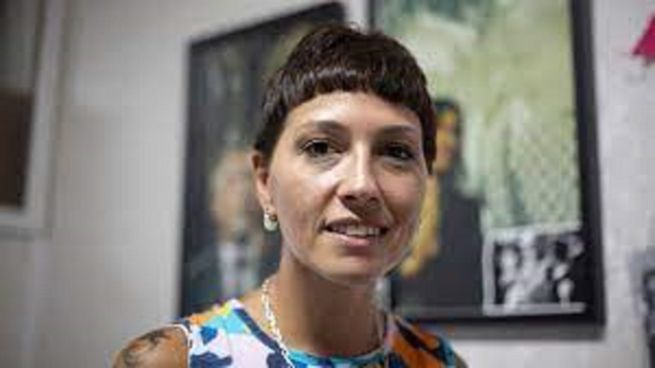 Presunta amenaza a Mayra Mendoza en la puerta de su domicilio. 