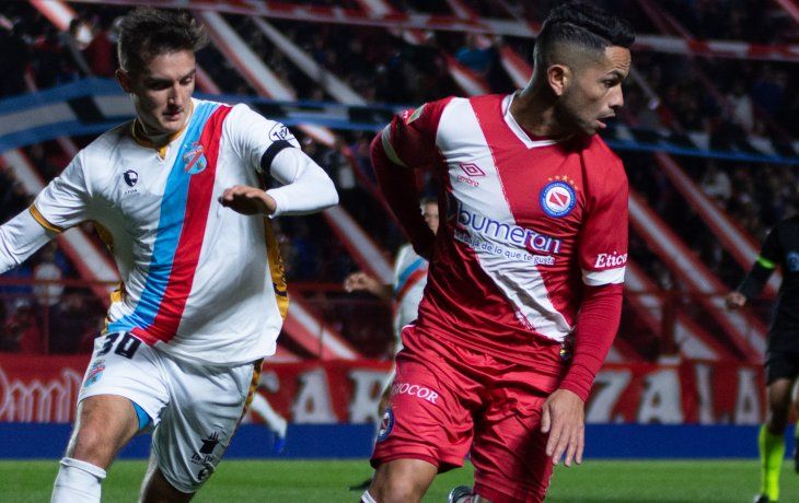 Argentinos Juniors y Arsenal empataron en La Paternal.