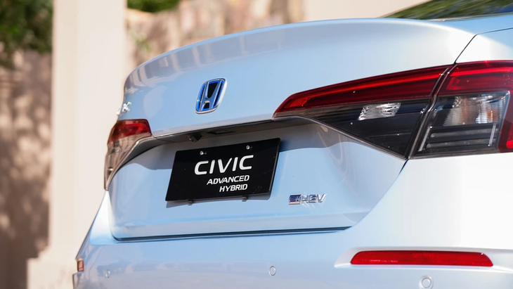 The Honda Civic Advanced Hybrid delivers a modern, efficient, comfortable and spacious handling experience. The Honda Civic Advanced Hybrid delivers a modern, efficient, comfortable and spacious handling experience.