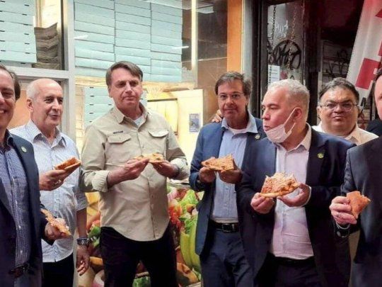 Jair Bolsonaro junto a la comitiva que viajó a EEUU. 
