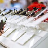 Los supermercados buscan captar a quienes planean renovar su celular aprovechando rebajas agresivas y planes de pago sin interés. Los supermercados buscan captar a quienes planean renovar su celular aprovechando rebajas agresivas y planes de pago sin interés.