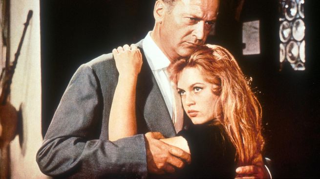 Brigitte Bardot y su inconfundible presencia en la pantalla grande, que redefinió el rol de la mujer en el séptimo arte.